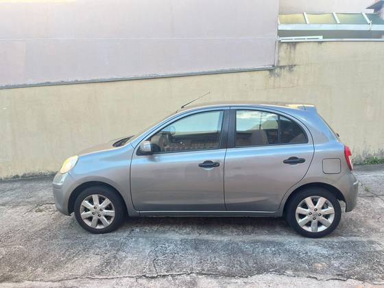 NISSAN MARCH 1.6 SV 16V FLEX 4P MANUAL